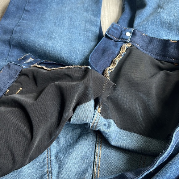 Bold Elements Cut to Curve Stretch Skinny Capri Jeans - Picture 7 of 8